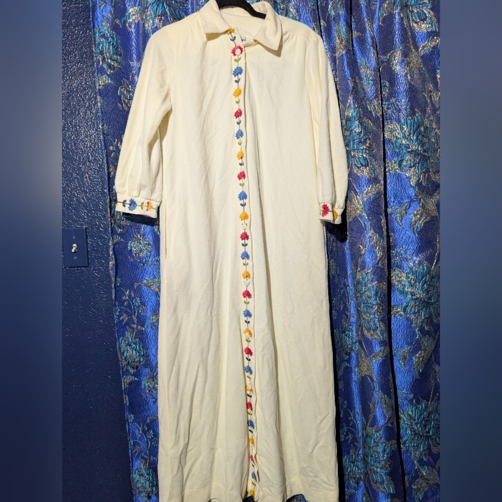 Vintage Norman At Home Wear House Coat Robe